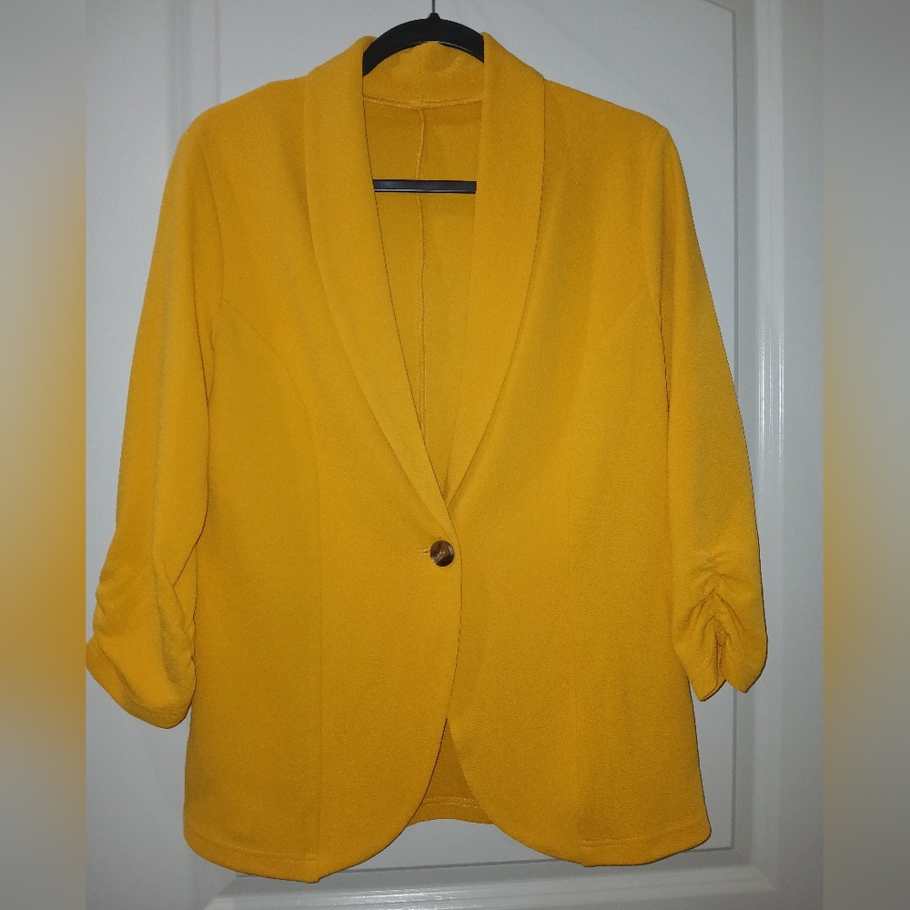Women's Yellow Blazer